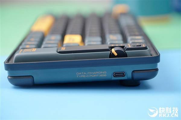 浪 的飞起 洛斐小浪蓝牙机械键盘图赏