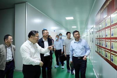 校党委书记盛付祥带队赴浙江蓝特光学股份考察交流
